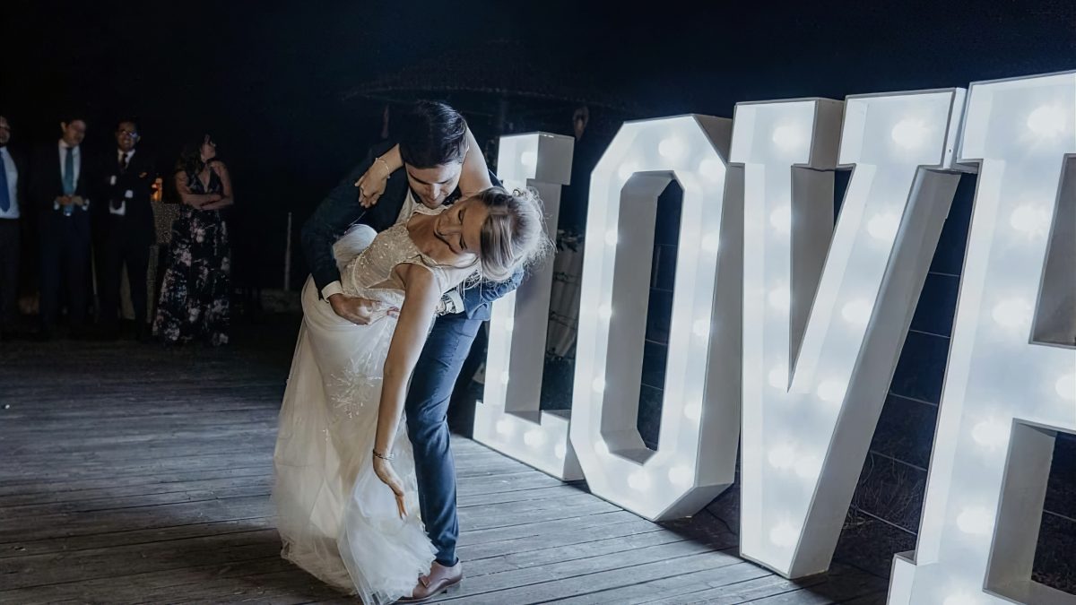DJ Tom Owen - Cyprus Wedding DJ. Wedding music cyprus